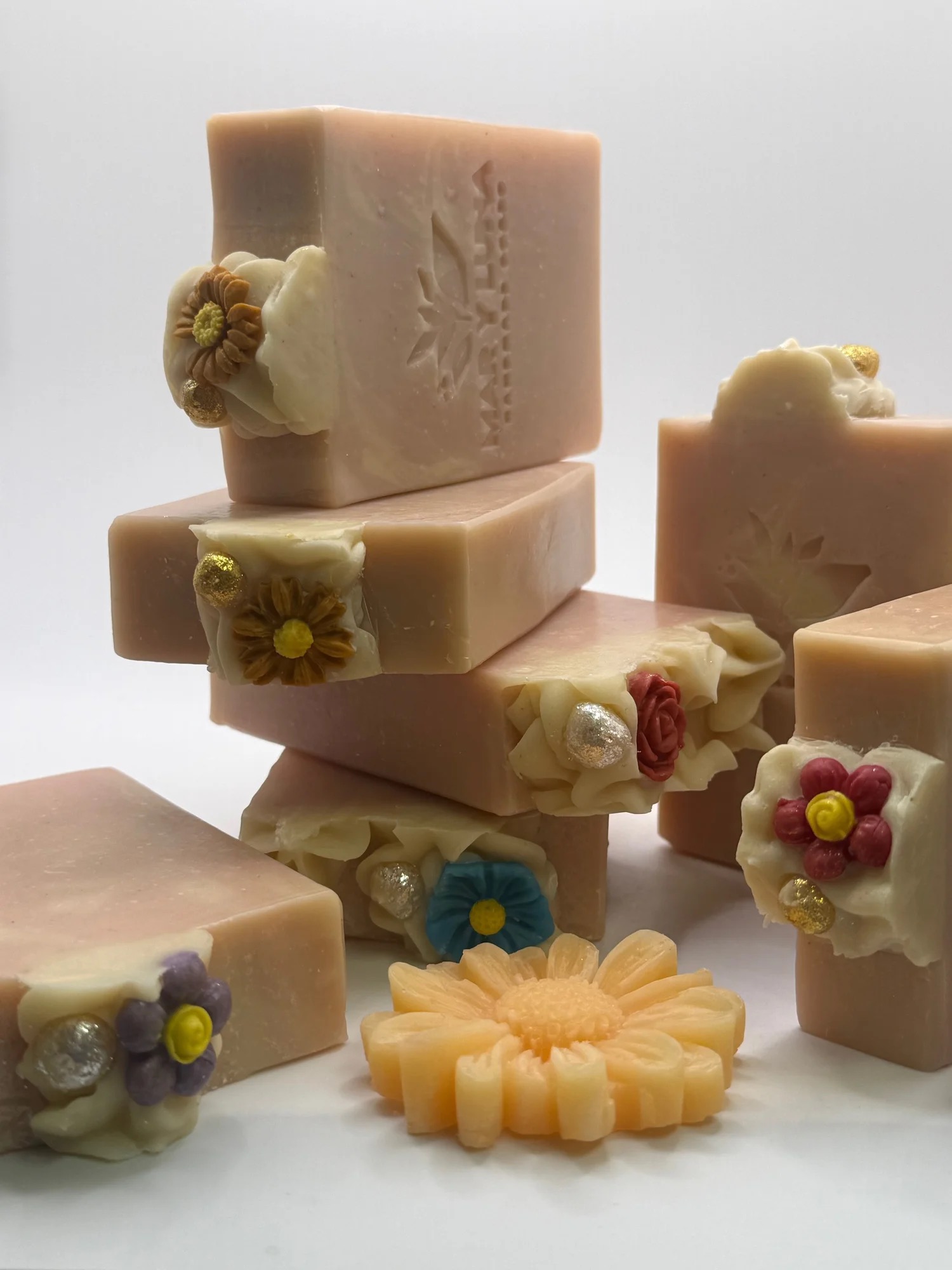 Handmade Black Raspberry Vanilla soap by Mar Y Luna